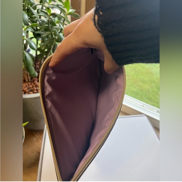 🎉🎉🎉🎉 Host pick COACH Daisy Poppy Tablet Sleeve - Picture 4 of 7